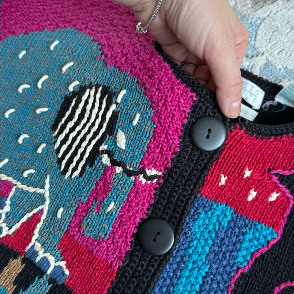 Colorful Animal Motif Button-Front Cardigan Sweater - Multicolor - Picture 7 of 9